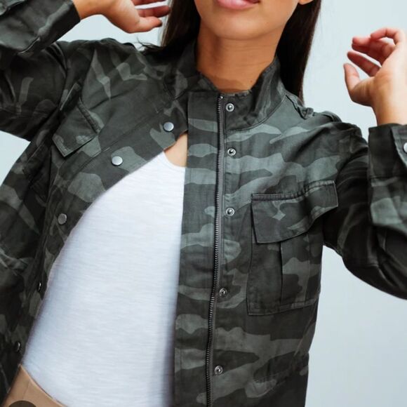 Rails Camouflage Tencel/Linen Blend Jacket - Picture 4 of 16